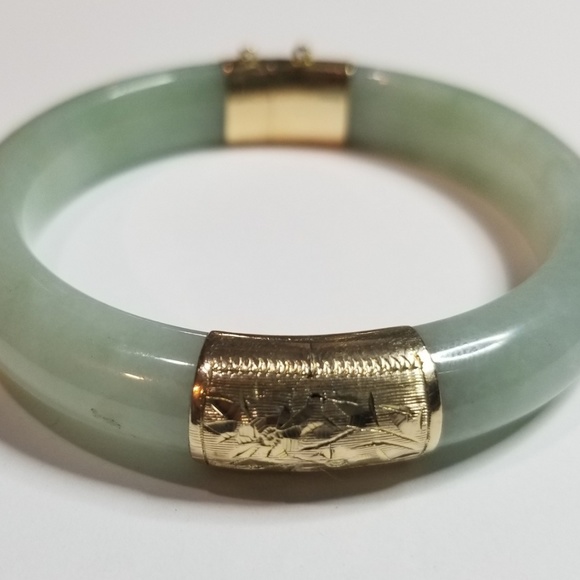 Antique 14K Gold and Green Jadeite Bracelet - Picture 3 of 8